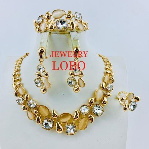 Ensemble de Bijoux Femme Luxe Doré – Collier, Bracelet, Boucles & Bague