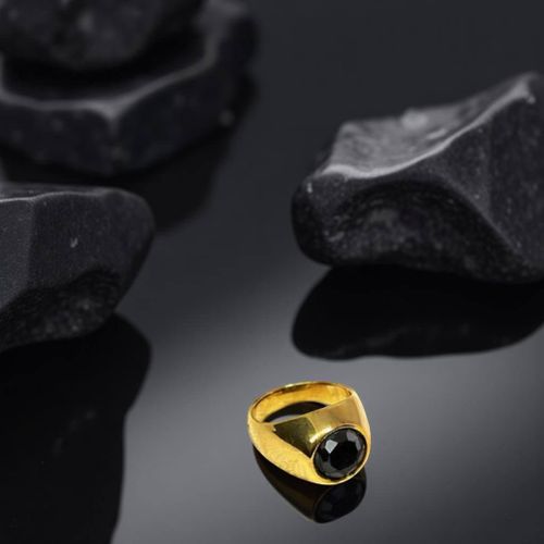 Bague Chevalière Pierre noire intense et élégante