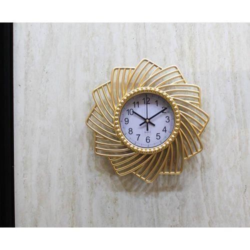 Horloge Murale Design Soleil Doré en Métal