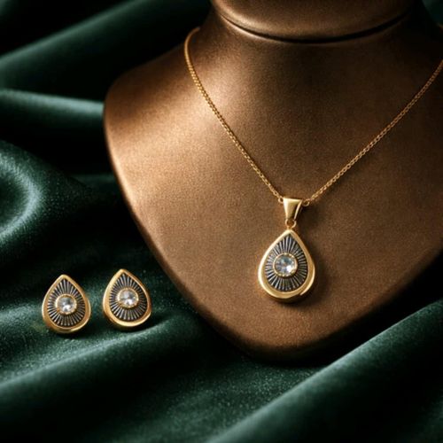 Ensemble Bijoux - Chaîne Et Boucles D'Oreilles- Or Plaqué