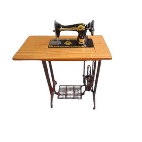 Ensemble De Machine A Coudre + Table