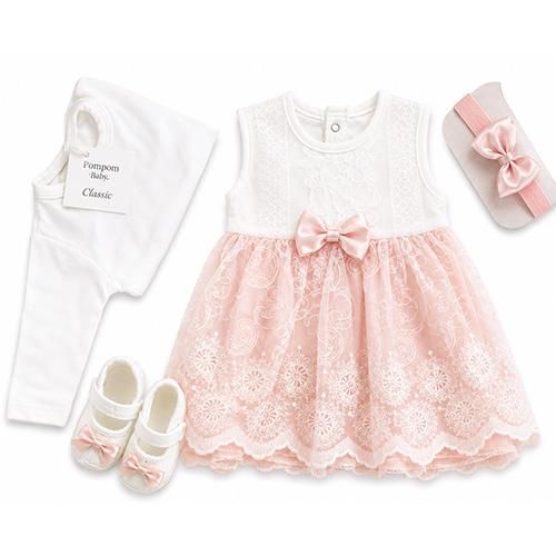 Coffret baptême fillette – Naissance - Blanc avec couleur (Robe, barboteuse, chaussures & barrette) - Saumon