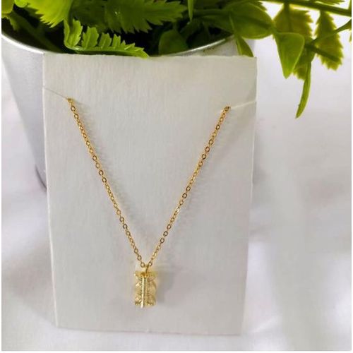 Chaîne Fine En Or Jaune Plaqué 18 Carats Avec Médaille - Femme - Or