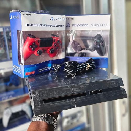PlayStation 4 fat - Non Craquée - 2 manettes