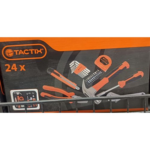 BOITE A OUTILS(24 )pieces