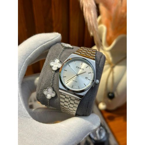 Casio Montre Femme Analogique à Quartz – Bracelet en Acier Inoxydable Doré – Cadran Vert – Avec Affichage de la Date