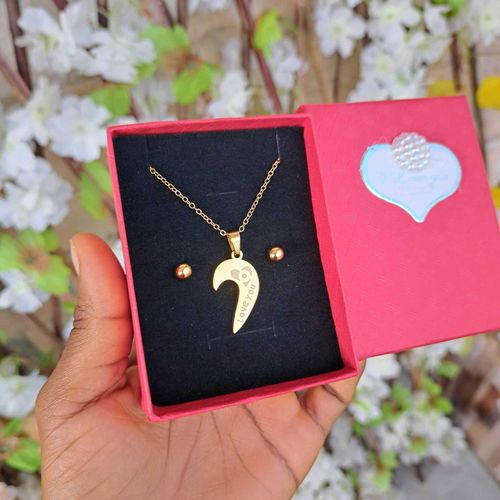 Chaîne femme lettre cœur ensemble bijoux dame pendentif inox mode luxe amour cœur love coffret bijoux cadeau mariage cadeau d'anniversaire cadeau Noël Saint Valentin fête des mères cadeau pour femme boucle d'oreille bracelet femme pierre précieuse