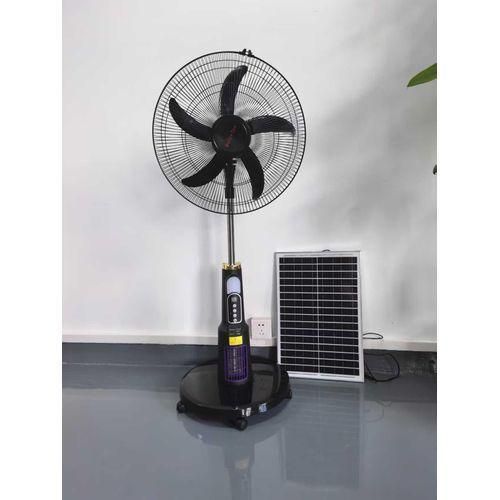 Ventilateur sur pied rechargeable à énergie solaire AC/DC de 45 cm (18 pouces) avec télécommande et lumière LED