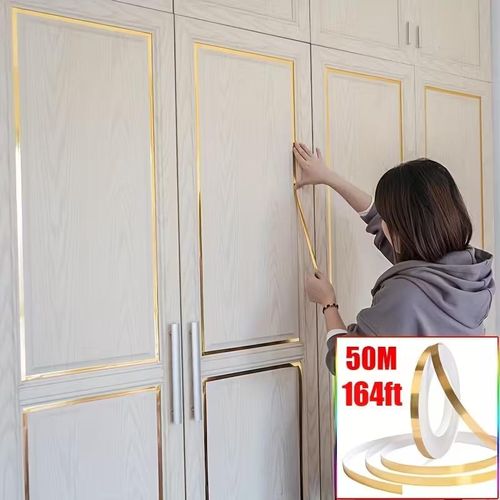 Bandes de moulage en plâtre auto-adhésives, bandes décoratives et mastic de jointoiement.