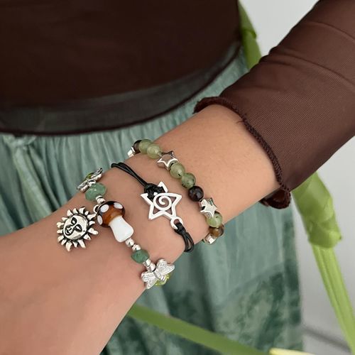 Ensemble de 3 bracelets élégants ornés d'étoiles, de soleils et de papillons, de style bohème, convenant à un usage quotidien, aux fêtes et aux réunions.