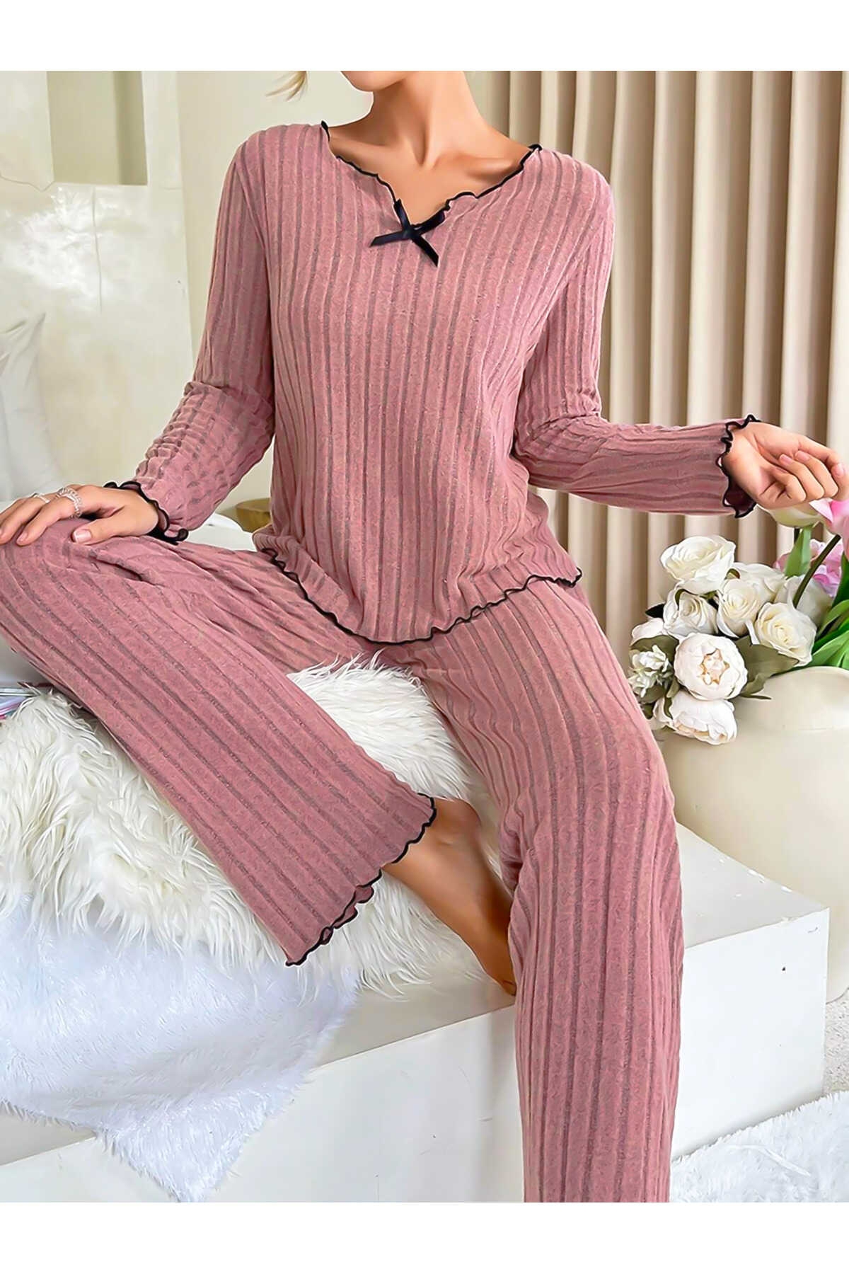Ensemble de pyjama Femme Bella Notte rose porté
