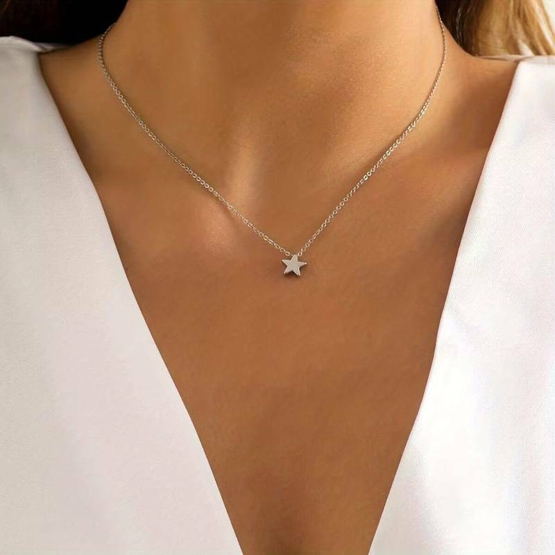 1pc, Collier Étoile Épaissi Simple Mode, Pendentif Collier Pentagramme, Chaîne De Clavicule De Collier De Première Qualité Pour Femme, Packs De Bijoux, Cadeaux De La Fête Des Mères, Cadeaux De La Fête Des Pères, Cadeaux De La Saint-Valentin, Cadeaux Danniversaire, Accessoires De Vêtements, Cadeaux De Festival détails 3