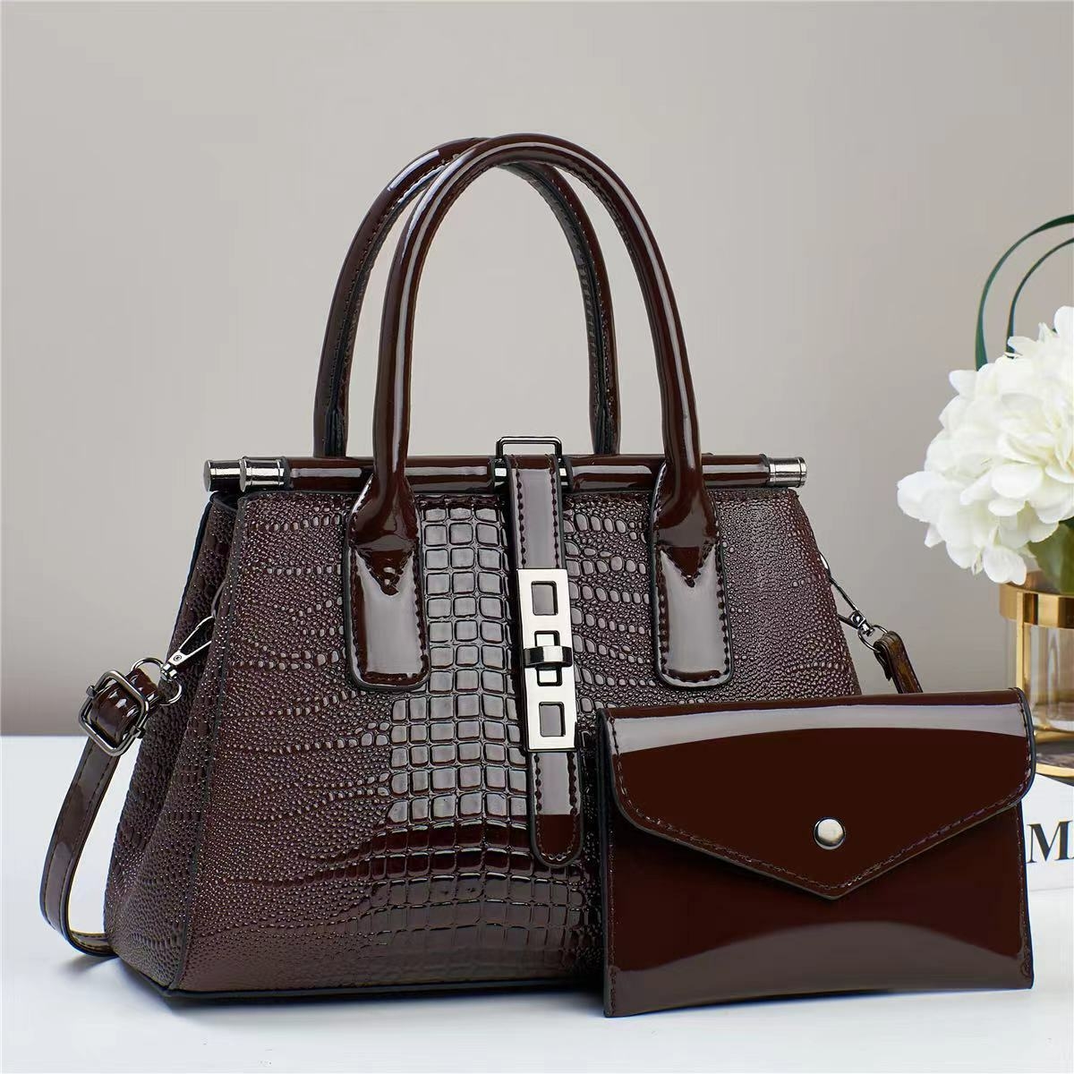Wholesale  Leisure Shoulder Women's Bag  Large Capacity  Crocodile Pattern Bright Leather Fashion Handbag
