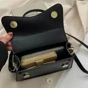 女士时尚白色人造皮革单肩包，带可调节肩带，磁性闭合和时尚手柄 - 适合休闲和正式场合，休闲钱包 - 最小主义设计 - 耐用手柄，单肩包 详情 4