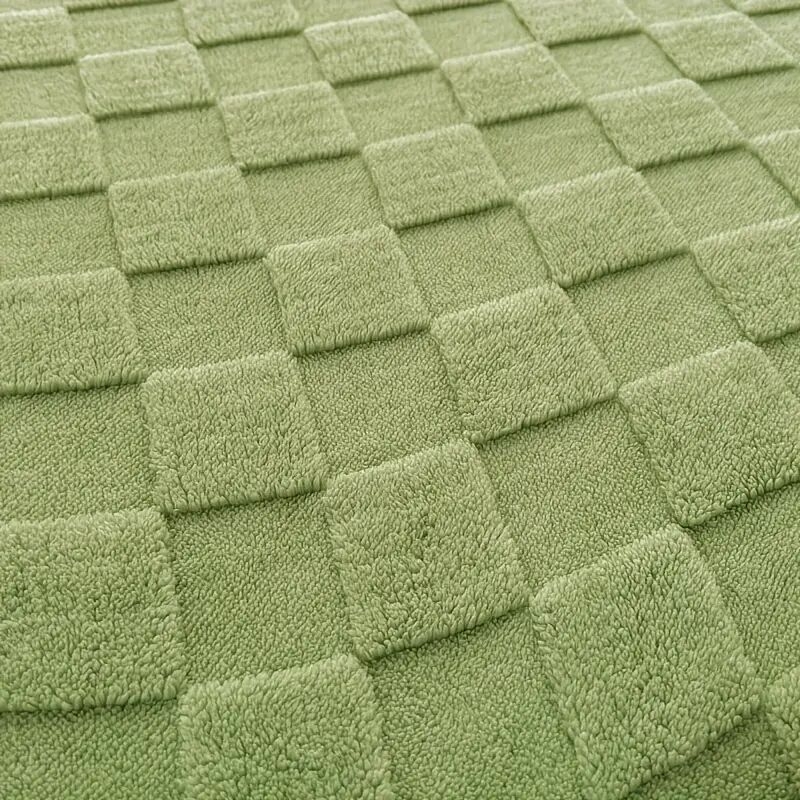 1pc Milk Fleece Fitted Sheet, Three-dimensional Cut Flower Checkerboard Tartan Flannel Fitted Sheet, Comfortable Warm Breathable Flannel Fitted Sheet, Thickened High Elastic Mattress Protector, Easy To Wash, All Seasons Use, Christmas Gift