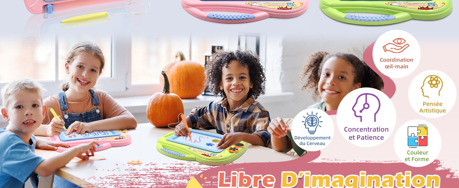 Scène d'activités pour enfants avec des citrouilles et des fournitures artistiques sur la table, avec des icônes éducatives affichées dans un coin