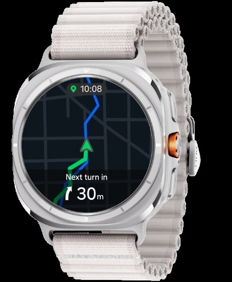 Une Galaxy Watch Ultra affichant la navigation sur une carte avec une flèche dans la direction guidée et d'autres informations de navigation.