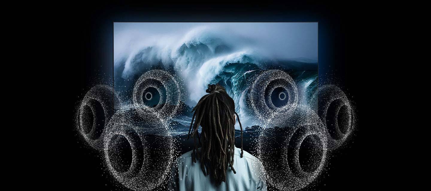 Un homme regarde la télévision qui montre trois grosses vagues déferlant sur l'océan. Six anneaux sonores apparaissent autour de lui.