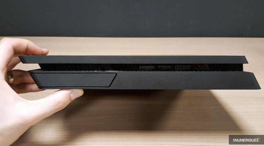 PlayStation-4-Slim_Test_07.jpg