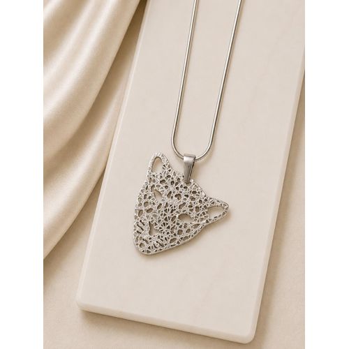 Collier Pendentif Triangle Ornemental en Acier Inoxydable – Design Élégant