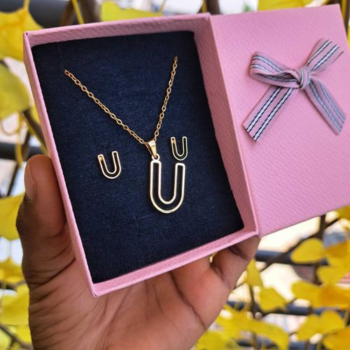 Chaîne femme lettre U doré ensemble bijoux dame pendentif inox mode luxe amour cœur love coffret bijoux cadeau mariage cadeau d'anniversaire cadeau Noël Saint Valentin fête des mères cadeau pour femme boucle d'oreille bracelet femme pierre précieuse