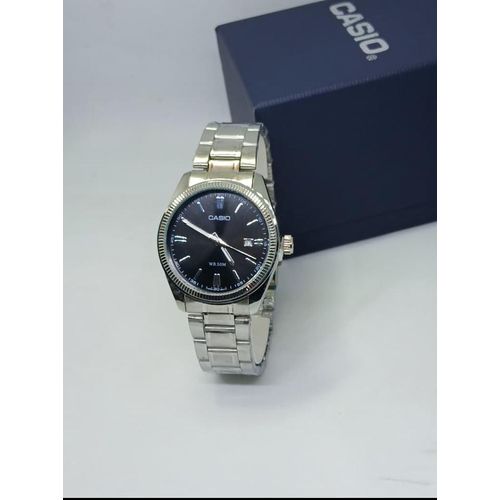 Classic Men’s Silver Wristwatch
