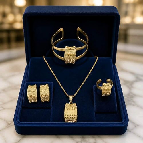 Ensemble Bijoux Femme- Chaîne , Boucles D'Oreilles , Bracelet et Bague - - Or Plaqué