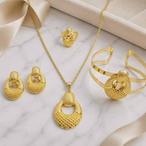 Ensemble Bijoux Femme- Chaîne , Boucles D'Oreilles , Bracelet et Bague - - Or Plaqué