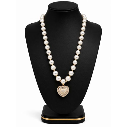 Collier de Perles Élégant avec Pendentif Zircon