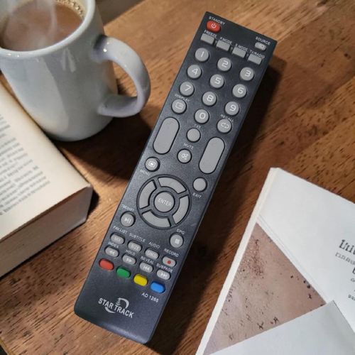 Télécommande Star Track AD1268 – Pour décodeur et TV