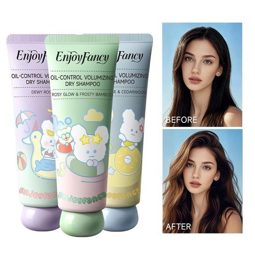 Shampoing sans rinçage, régulateur de sébum et volumisant format nomade, séchage rapide et rafraîchissant.