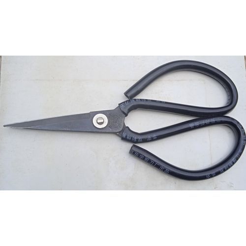 Ciseau Pour Couturier Très Très Solide Et Tranchant