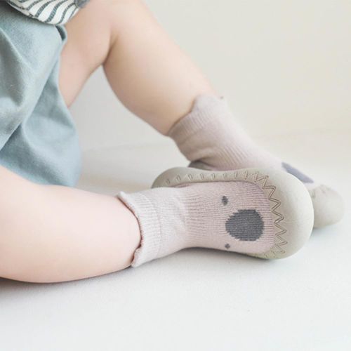 Pantoufles de marche pour bébés en carton souple anti-glissants, chaussures souples anti-déchirure pour enfants, chaussettes pour sols pour bébés