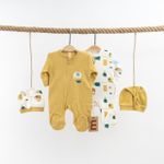 KIT DE NAISSANCE POUR BEBE GARCON JAUNE MOUTARDE 2 GRENOUILLERES AVEC 2 BONNETS