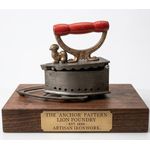 product_image_name-Generic-Fer à Repasser Antique de Collection - Fonte Véritable & Laiton avec Poignée en Bois Sculpté - Style Vintage Industriel "Lion Foundry"-1