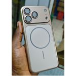 Coque iphone 17 pro Max doré D