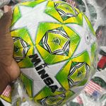 Ballon de Football Taille Standard – Design Imprimé Haute Qualité – Usage Entraînement & Loisirs