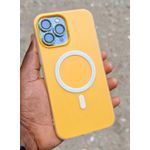 Coque iphone 15 pro Max jaune mag
