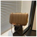 product_image_name-Generic-Pochette Velours - Sac à bandoulière pour femme - Dimension 23cm - Couleur Or-1