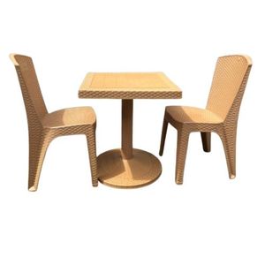 Tables en plastique démontables et de chaises en plastique marron 
