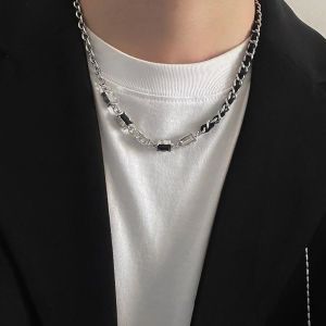 Collier asymétrique pour homme - Chaîne en acier titane et cuir avec carreaux de verre noir et blanc