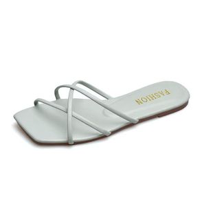 Sandale plate femme vert claire