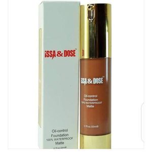 Issa & Dose Fond De Teint Fluide Matifiant / Oil-control 100% Waterproof 