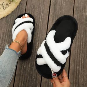 New Pantoufle blanc noir chic
