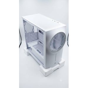  boîtier PC gaming de couleur blanche, au design moderne et épuré.