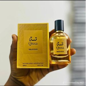 parfum présenté Qissa Delicious miniature de voyage de 25 ml