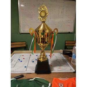 Trophée de football avec poignées