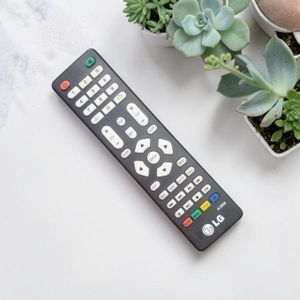 LG Télécommande universelle originale AD666...