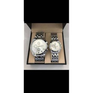 Orlando Montre Mixte Couleur Argent Fond Blanc