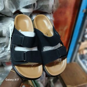 Sandales claquettes modernes pour homme 